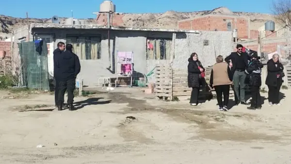 La roció con alcohol y le prendió fuego la casa: el ataque contra su pareja que terminó en una detención en Chubut