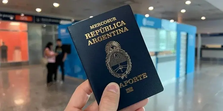Ciudadanía argentina a USD 350.000 y campos sin tope para extranjeros: la combinación que puso al DNU 70 en la cuerda floja
