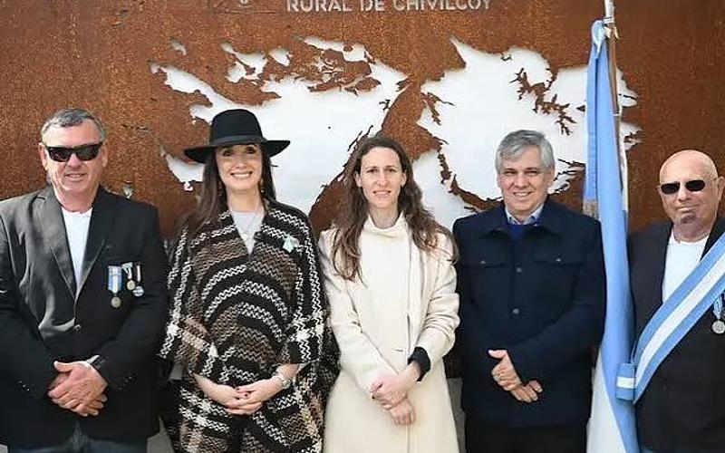 Britos y Villarruel recorren la Exposición Rural de Chivilcoy: una visita que promete cambiar la agenda local